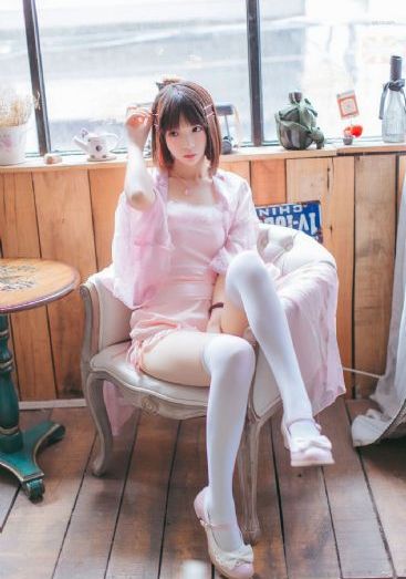 国产片婬乱一级吃奶毛片视频_1080高清完整版